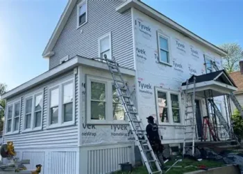 Choosing the Best Siding Contractors Near Me