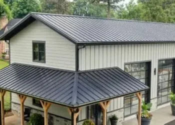 Metal Roofing and Vinyl Siding Combinations: A Perfect Blend of Style and Durability